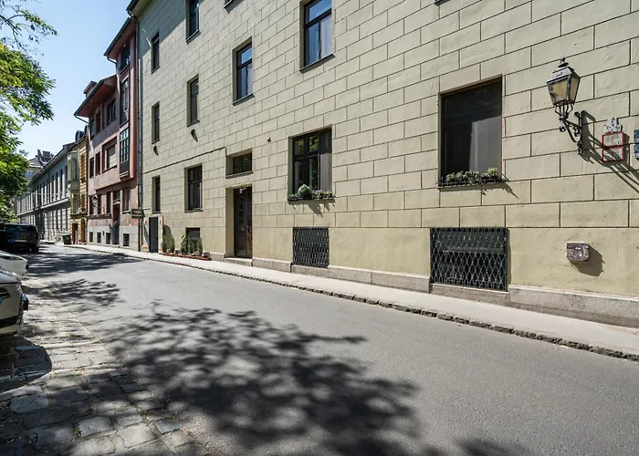 Castle Chainbridge Apartment